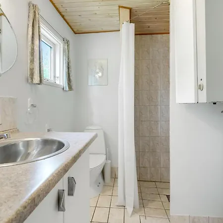 3 Bedroom Beautiful In Vaeggerlose * Bøtø By