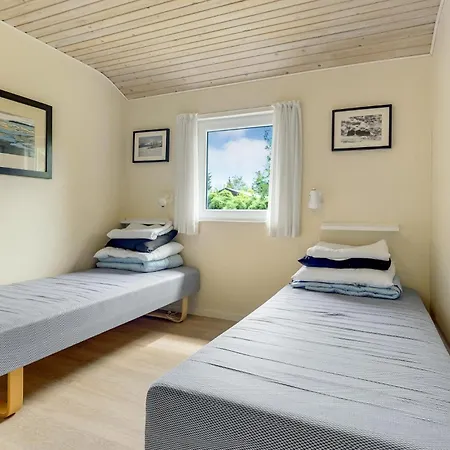 3 Bedroom Beautiful In Vaeggerlose *